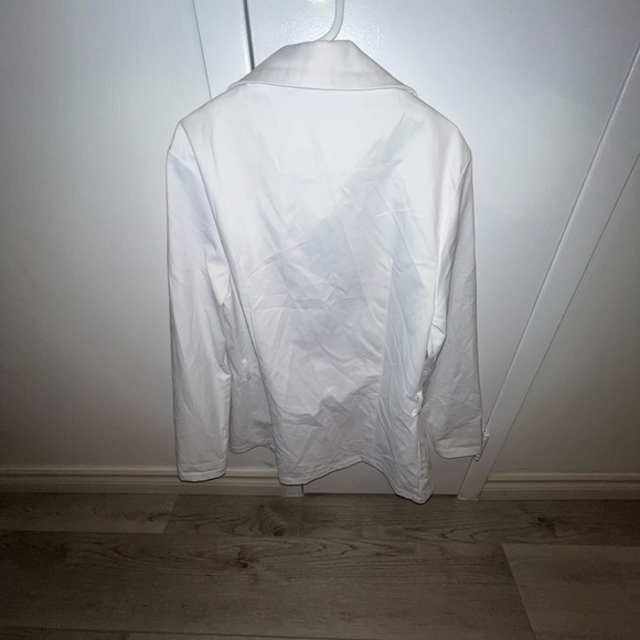 Blazer - Picture 3 of 3